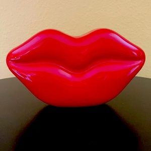 RED LIPS PURSE/CLUTCH w/ Gold Chain